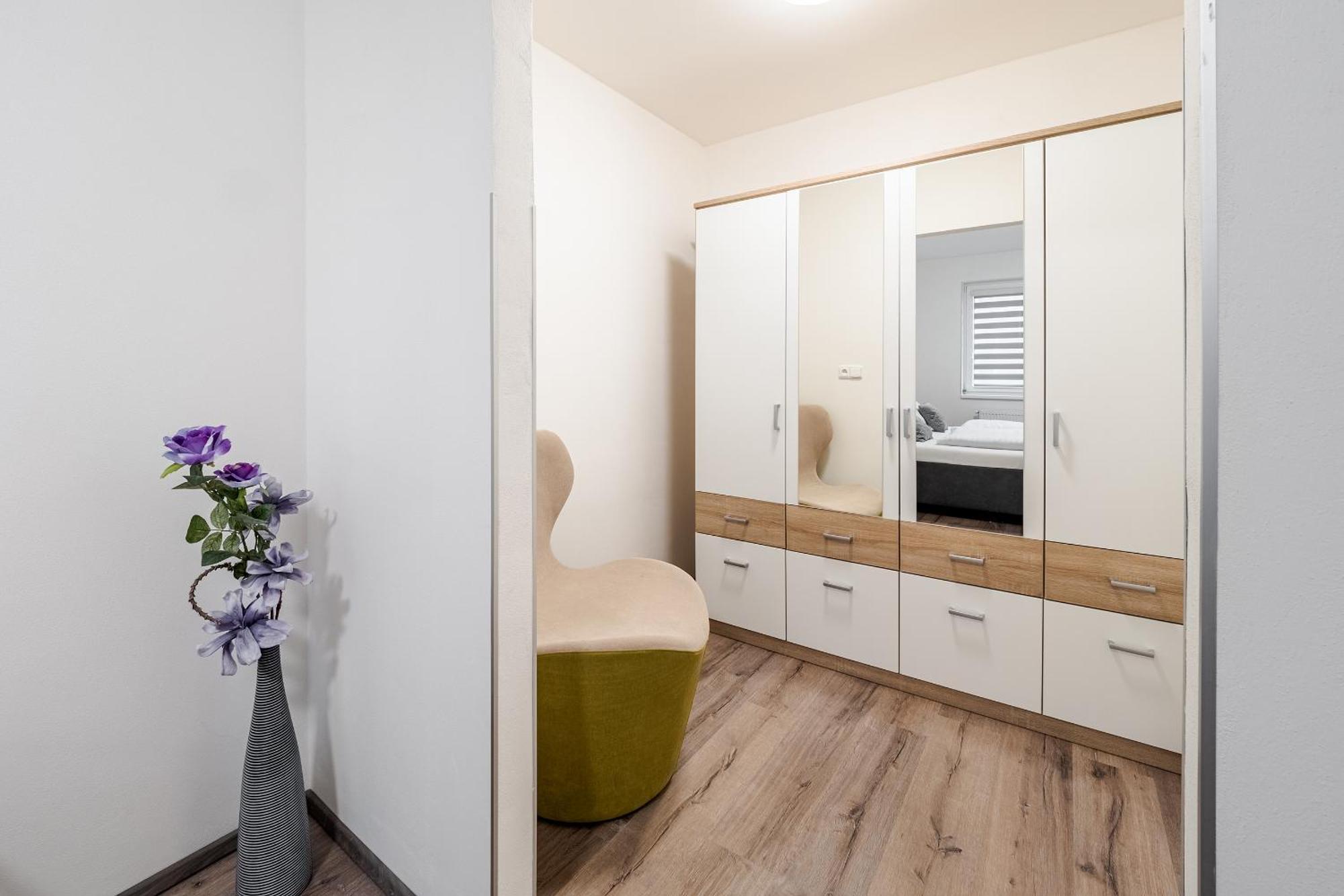 Private Luxury Apartments - Apartman G3 Фримбурк Екстериор снимка